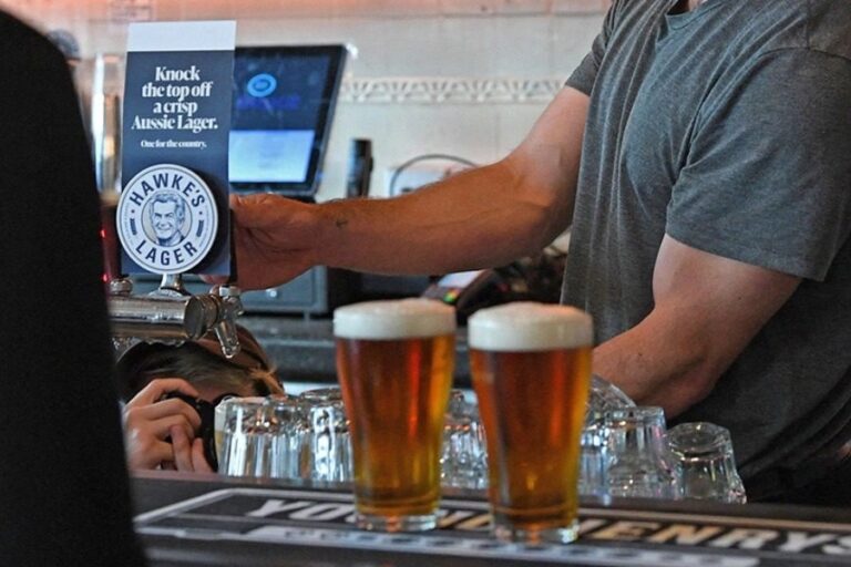 Περίπου 21.000 ανεμβολίαστοι εργαζόμενοι χωρίς rapid test