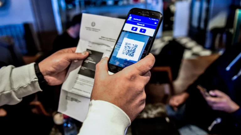 Αγόρασε πλαστό πιστοποιητικό από τη Βουλγαρία και τώρα νοσηλεύεται διασωληνωμένος