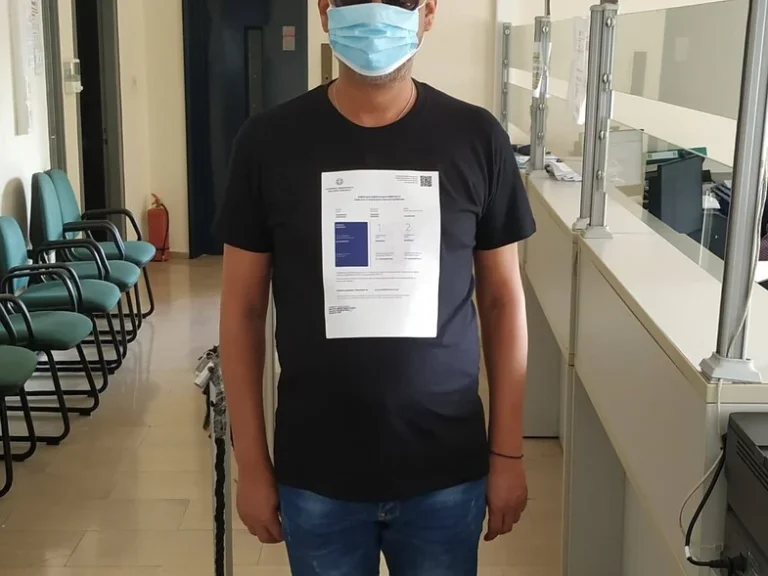 Πατρινός έκανε το πιστοποιητικό εμβολιασμού …μπλουζάκι!-