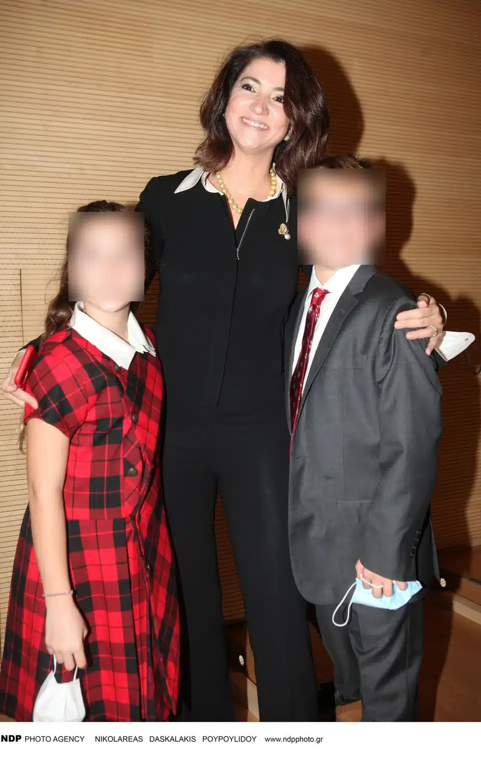 parousiasi vivliou mageiriki marika alexia paidia.jpg