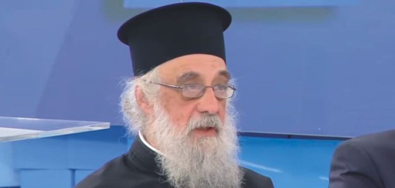 Πατήρ Στυλιανός Καρπαθίου: «Αυτά τα οποία πλάσαραν ως εμβόλια, δεν είναι εμβόλια – Μακριά από νοσοκομεία, σκοτώνουν»