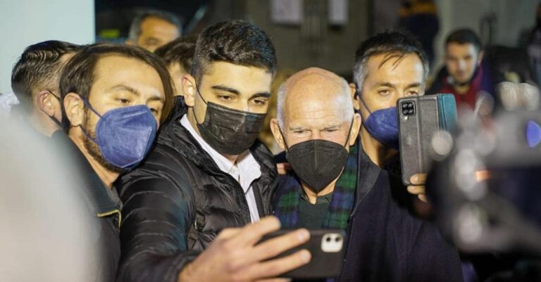 Ενθουσιασμός για Παπανδρέου στις Σέρρες – «Δύναμή μας η συμμετοχή του κόσμου»