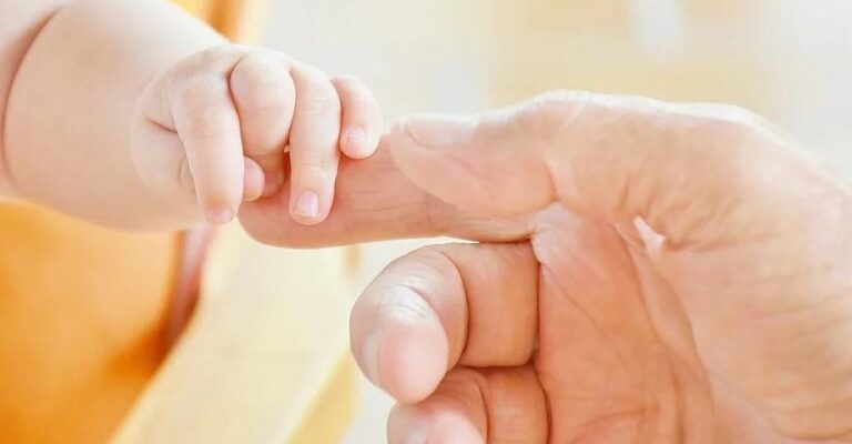 Ανείπωτη τραγωδία για οικογένεια: «Έσβησε» το 2χρονο αγγελούδι τους – Είχε μπει στο νοσοκομείο με υψηλό πυρετό