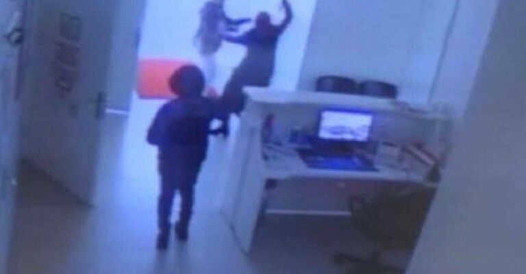 Της είπε ο γιατρός ότι πρέπει να χάσει κιλά και του επιτέθηκε με μαχαίρι