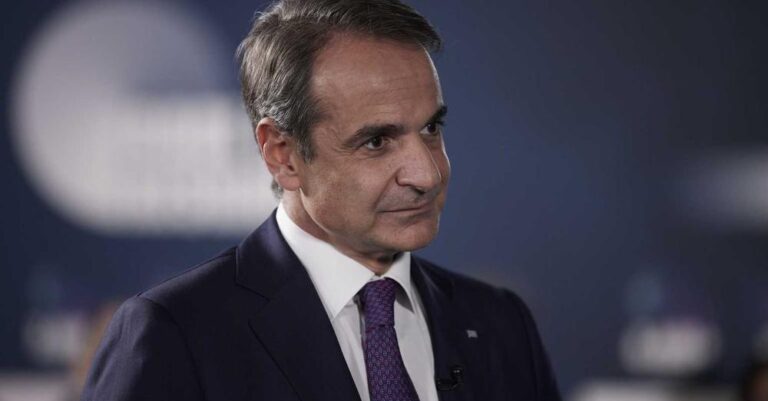 Μητσοτάκης: «Η πανδημία αφορά πλέον τους ανεμβολίαστους»
