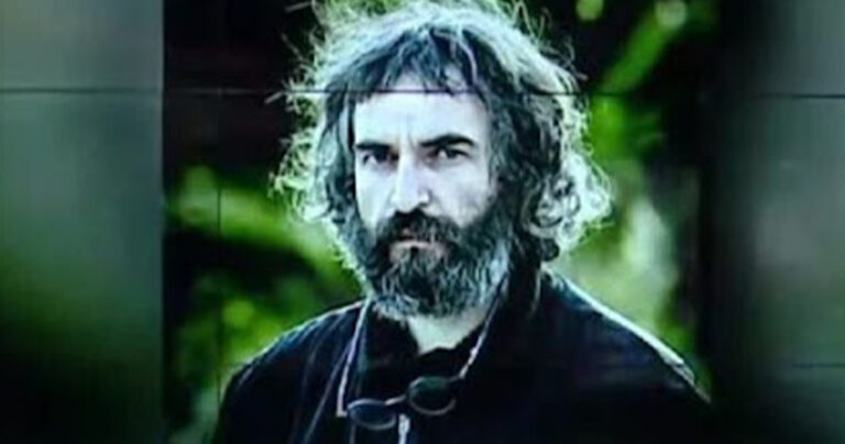 Άρης Σερβετάλης: Aυτός είναι ο αντικαταστάτης για τον «Ρινόκερο» – Συνεχίζεται η παράσταση