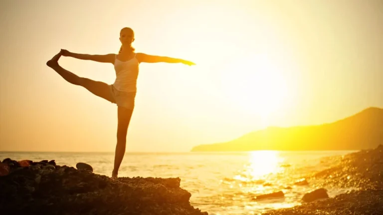 Ο δάσκαλος yoga στη Ρόδο, το τρίο με την σύζυγό του και 19χρονη και οι κατηγορίες για βιασμό