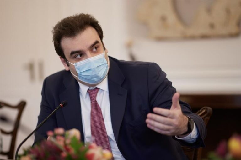 Πιερρακάκης: «557.000 ραντεβού 3ης και 44.000 1ης δόσης σε δύο ημέρες»