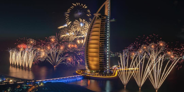 Τα μέτρα «στέλνουν» κόσμο για ρεβεγιόν στο Ντουμπάι – Έως 2.500 ευρώ το κεφάλι