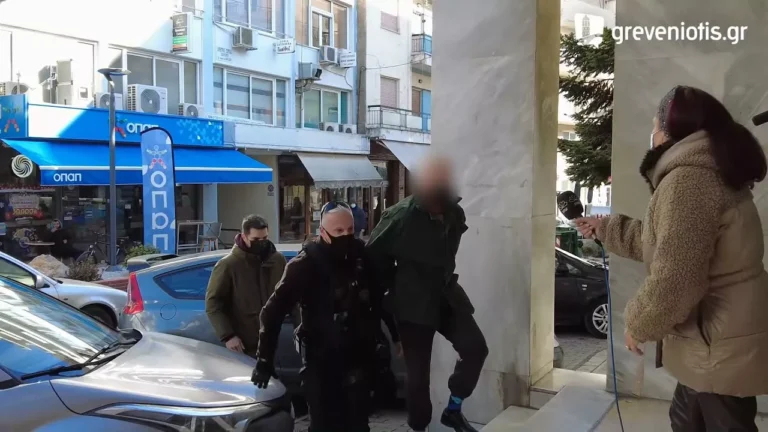 Σοκ από το έγκλημα στα Γρεβενά: Αδιανοητο αυτό που έκανε ο 59χρονος πριν σκοτώσει την μητέρα του