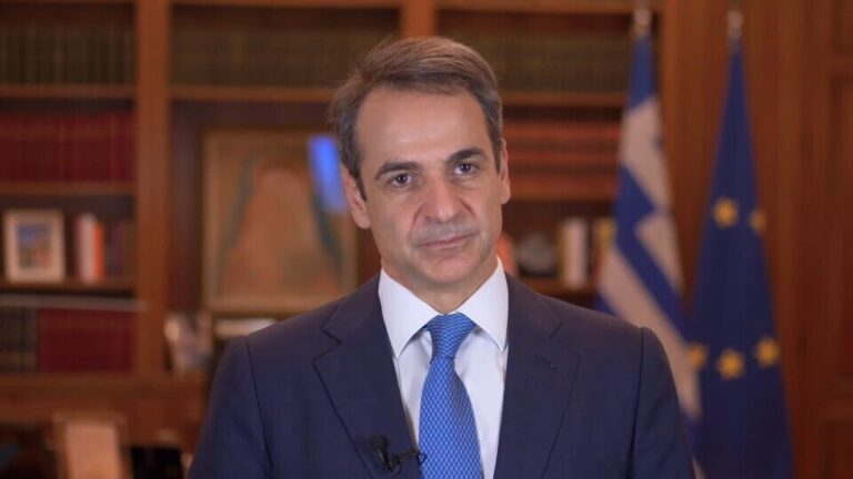 Μητσοτάκης: Ανοιχτό το ενδεχόμενο για νέα μέτρα – Άμυνά μας ο εμβολιασμός