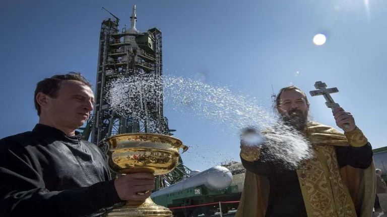 NASA: Ζητά από ιερείς να προετοιμάσουν τον κόσμο για τους… εξωγήινους