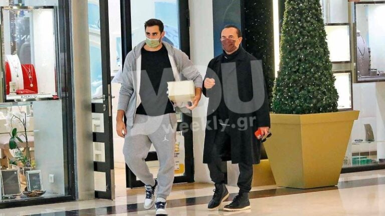 Γαμπρός και πεθερός αγόρασαν μονόπετρο – Φωτογραφίες από Λευτέρη Πανταζή και Μάριο Καπότση