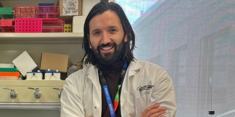 Δρ. Πρασσάς για Όμικρον: «Η ανοσία μας δείχνει να κρατάει καλά»