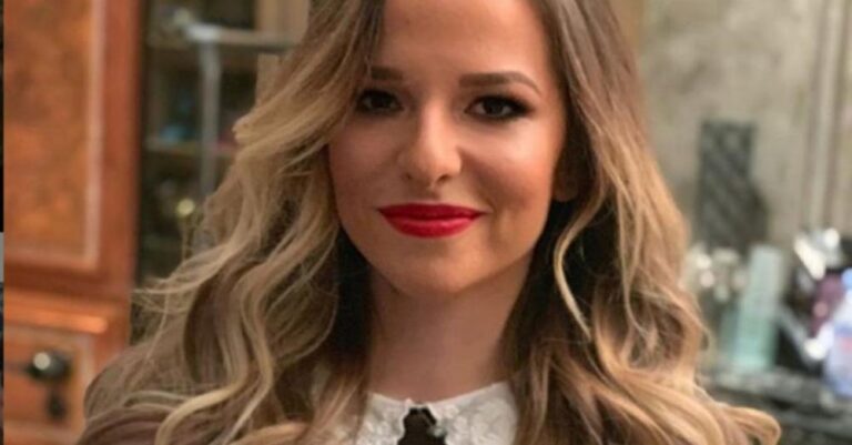 Συγκινεί η Κούρκουλου με την τρυφερή φωτογραφία με τον πατέρα της – «Χρόνια πολλά μπαμπάκα μου»