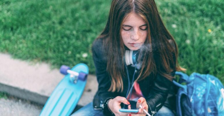 Απαγόρευση αγοράς τσιγάρων εφ’ όρου ζωής για όσους γίνουν 14 το 2027, σχεδιάζει η Νέα Ζηλανδία