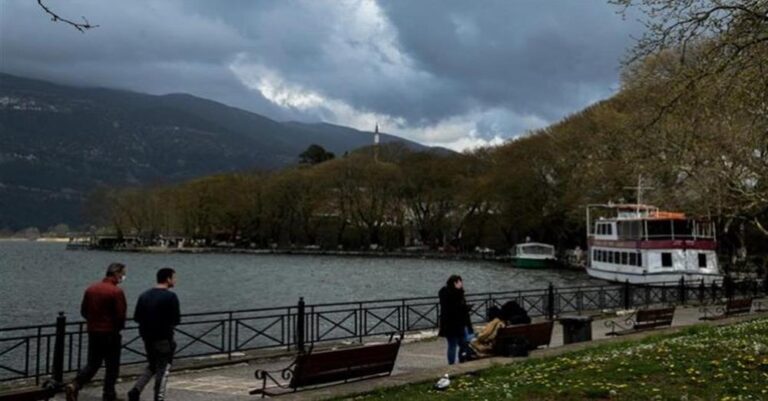 Οι Αλβανοί τουρίστες γύρισαν φέτος την πλάτη στην Ελλάδα