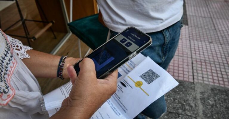 Πιστοποιητικά εμβολιασμού: Ποια βγαίνουν άκυρα σε 48 ώρες – Τα νέα μέτρα