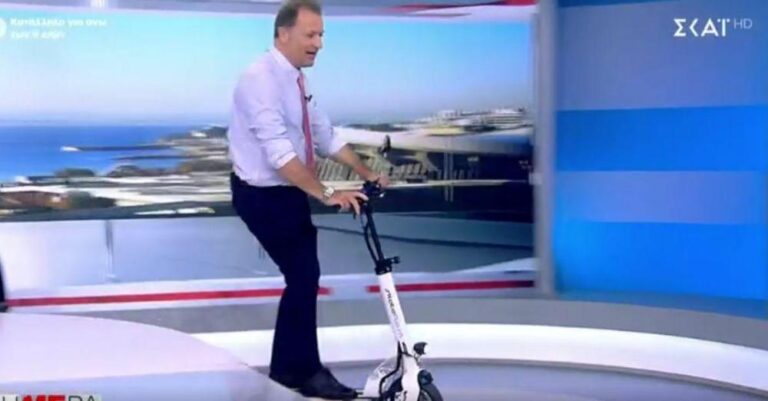 ΣΚΑΪ: Με ηλεκτρικό πατίνι «το έσκασε» ο Οικονόμου από το πλατό