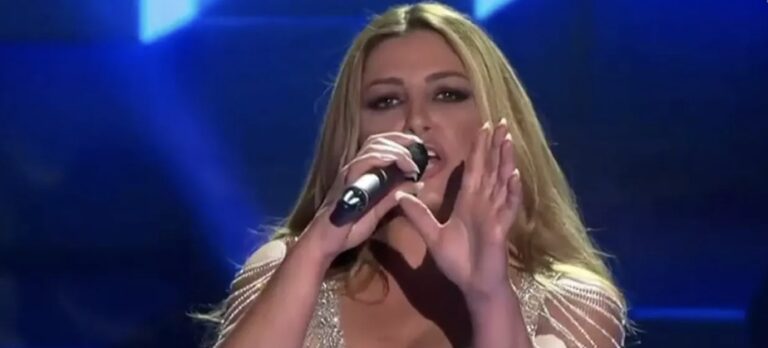 The Voice: Τρέλανε τους πάντες η Έλενα Παπαρίζου με την εμφάνιση της