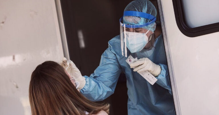 Πάμε για 30.000 κρούσματα σήμερα – Ρεκόρ στο ρεκόρ