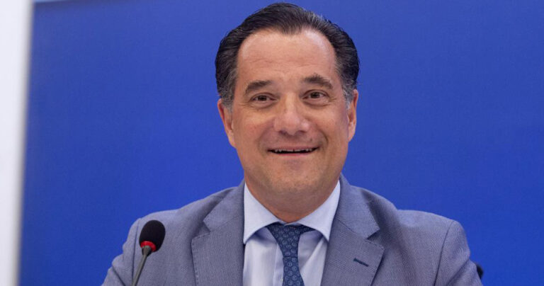 Άδωνις: «Το μέτρο των υποχρεωτικών εμβολιασμών για τους άνω των 60 πάει καλά»