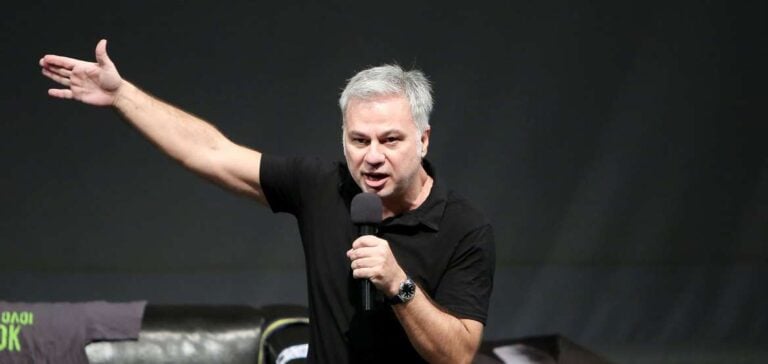 Χριστόφορος Ζαραλίκος: «Είστε πλυντήριο μπράβων ή αγγράματος, κύριε Οικονόμου»