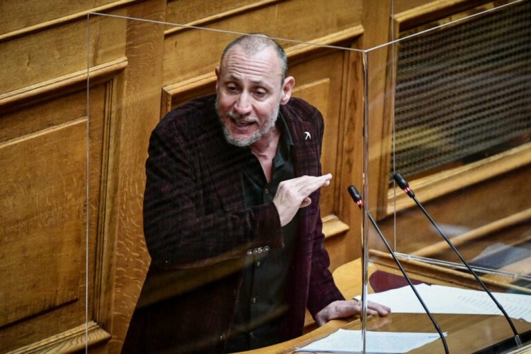 Κλέων Γρηγοριάδης: «Η κυβέρνηση να τσακιστεί και να φύγει»