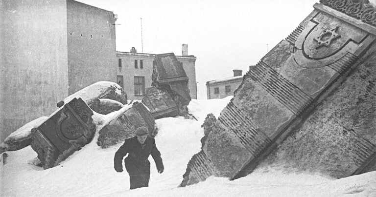 Εβραίος φωτογράφος έθαψε αυτές τις φωτογραφίες για να μην τις βρουν οι Ναζί