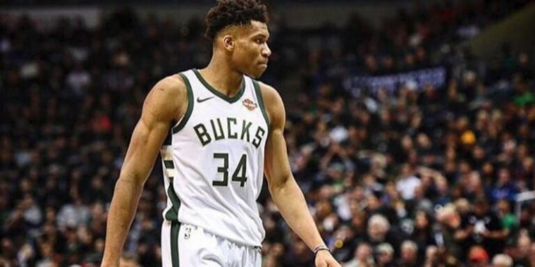 Γιάννης Αντετοκούνμπο: Οι Μπακς του ευχήθηκαν στα ελληνικά – «Σπίτι χωρίς Γιάννη, προκοπή δεν κάνει…»