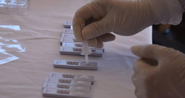 Ανατροπή με rapid τεστ: Βγαίνουν αρνητικά σε άτομα με κορωνοϊό – Αργούν 3 μέρες