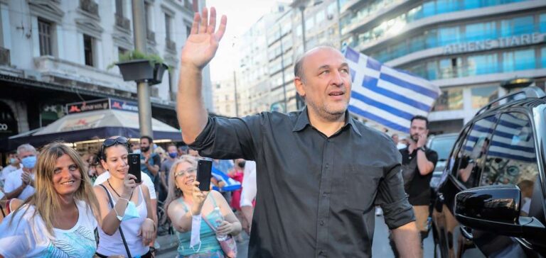Φαίδων Βόβολης: «Δεν είναι γριπούλα, η Covid σκοτώνει» λέει ύστερα από 9 μέρες βαριάς νοσηλείας με κορονοϊό