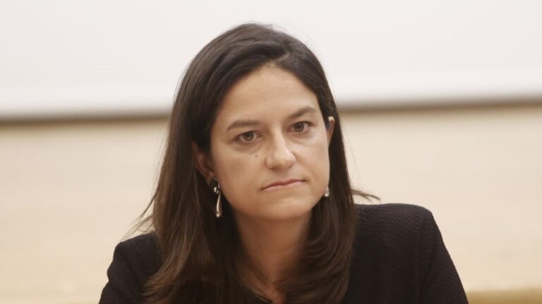 Με το ένα πόδι στο Υπ. Παιδείας η Ν. Κεραμέως