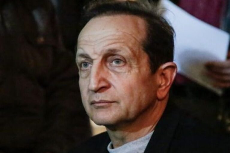 «Πασίγνωστος πρωταγωνιστής δουλεύει ντελίβερι σε πιτσαρία»