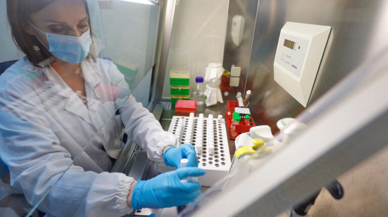 Μετάλλαξη Όμικρον-2: Εντοπίστηκαν τα δύο πρώτα κρούσματα στην Ελλάδα