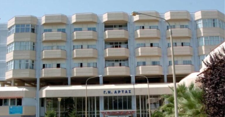 Χαμόγελα μετά την τραγωδία στην Άρτα: Βγαίνει από τη ΜΕΘ ο 16χρονος – Γεννάει η μαμά του