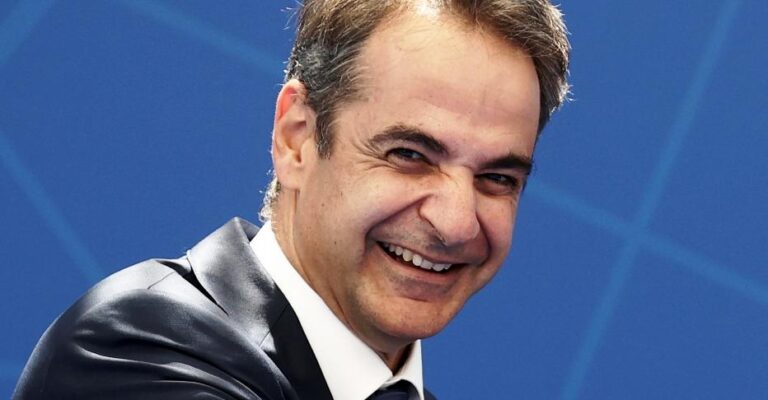 Μητσoτάκης: «Το χιόνι έπεσε μεσημέρι, ενώ συνήθως πέφτει βράδυ»
