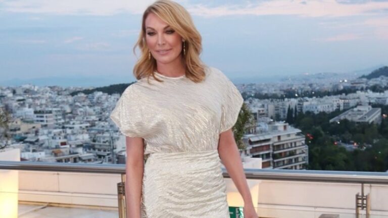 Αγκαλιά με τον γάτο της – Η φωτογραφία της Τατιάνας Στεφανίδου και το μήνυμα για την αγάπη