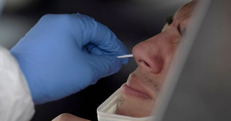 Το ρινικό rapid test δεν ανιχνεύει εγκαίρως την Όμικρον – Γιατί & τι κάνουμε