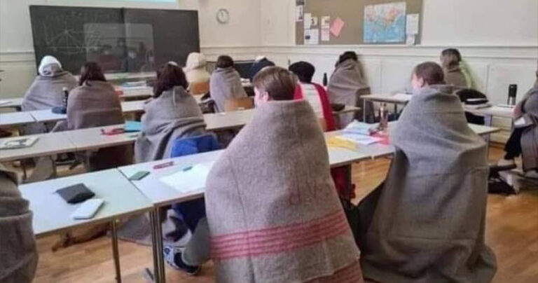 Κουβέρτα! Το νέο αξεσουάρ των μαθητών για το σχολείο των ανοιχτών παράθυρων