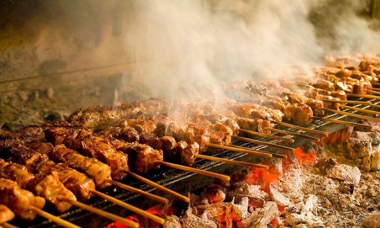 Τσικνοπέμπτη 2022: Πότε «πέφτει» φέτος – Πότε είναι η Καθαρά Δευτέρα