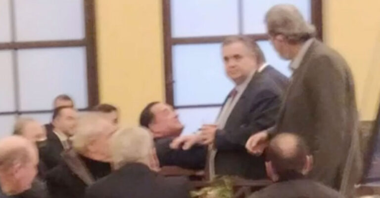 Η στιγμή που Άδωνις και Πολάκης θα πιάνονταν στα χέρια στο εντευκτήριο της Βουλής