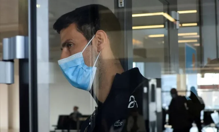 Αμετανόητος Νόβακ Τζόκοβιτς: «Θα θυσιάσω τρόπαια αν με αναγκάσουν να εμβολιαστώ»