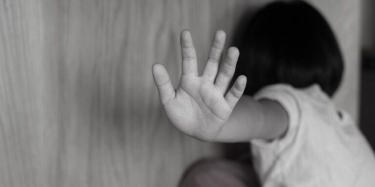 Φιλιατρά: 19χρονη εξέδιδε την 14χρονη αδερφή της