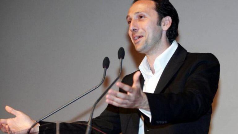 O Ρένος Χαραλαμπίδης για Φιλιππίδη – Λιγνάδη: «Σιγά τους καλλιτέχνες, τι τρομερό έχουν κάνει;»