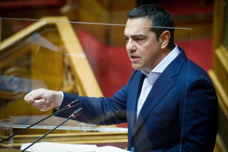 Τσίπρας: «Τα καθεστώτα πέφτουν με πάταγο και έρχεται η ώρα σας»