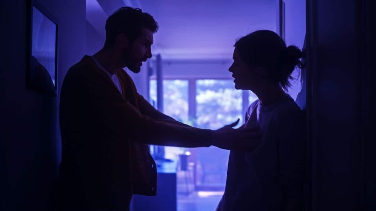 Συναισθηματική κακοποίηση: Πώς να καταλάβετε αν κάποιος φέρεται κακοποιητικά και τι ενέργειες να κάνετε