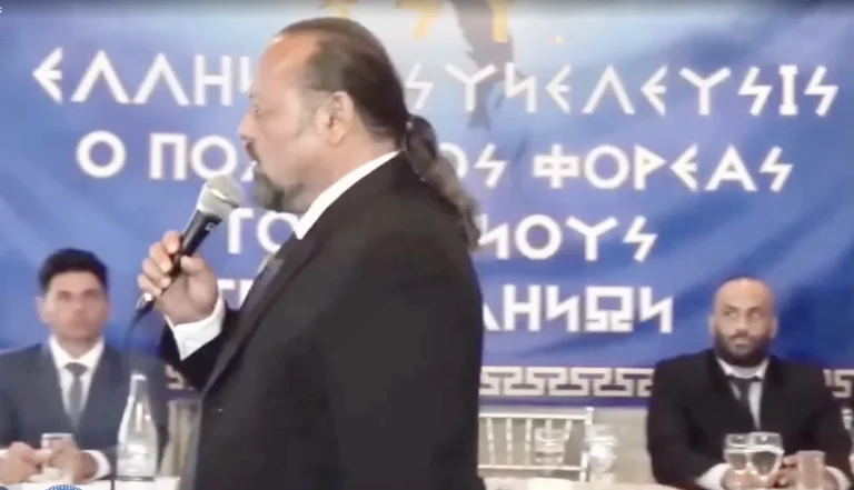 Σώρρας: Με νέο look ο αρχηγός της «Ελλήνων Συνέλευσις»