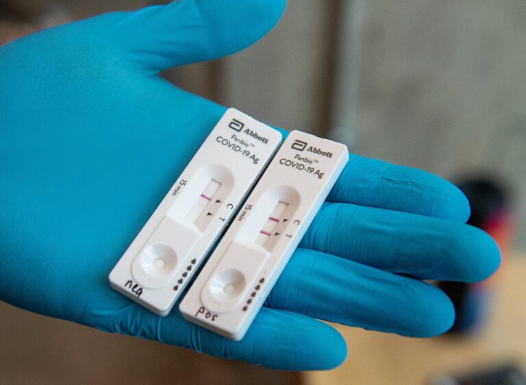 Κορωνοϊός: Rapid test από σήμερα για τους μη πλήρως εμβολιασμένους εργαζόμενους