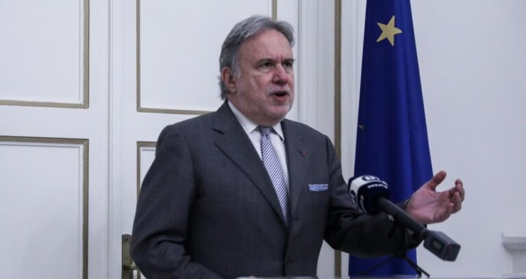 «Ο ΣΥΡΙΖΑ θα έστελνε ανθρωπιστική βοήθεια, όχι πολεμικό υλικό στην Ουκρανία»